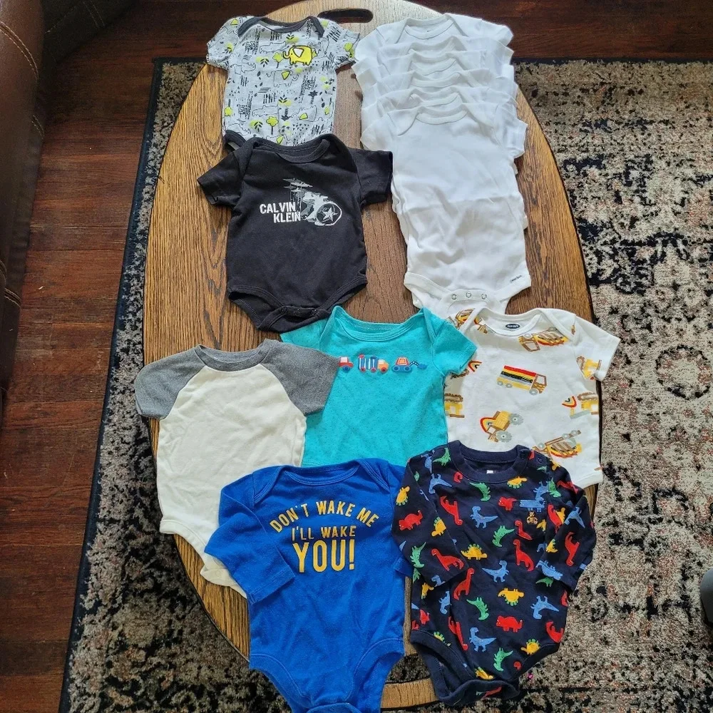 Bundle/Lot of Boy's Bodysuits, Romper, Pants, Pj's Size Boy's 3-6 Months
